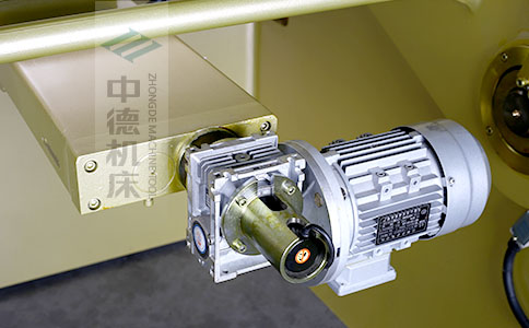 ZDS-450后檔料減速電機，質(zhì)量好，模擬運算定位速度快.jpg